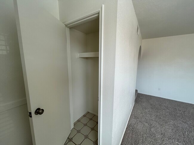 Foto del edificio - 7222 W Rose Ln