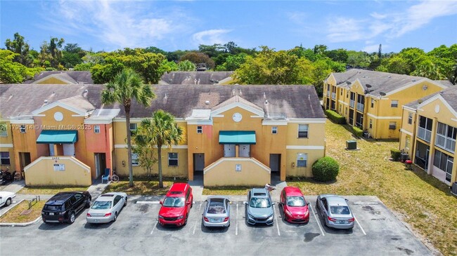Foto del edificio - 2451 NW 56th Ave