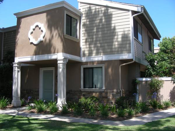 Primary Photo - 10700 Woodley Ave