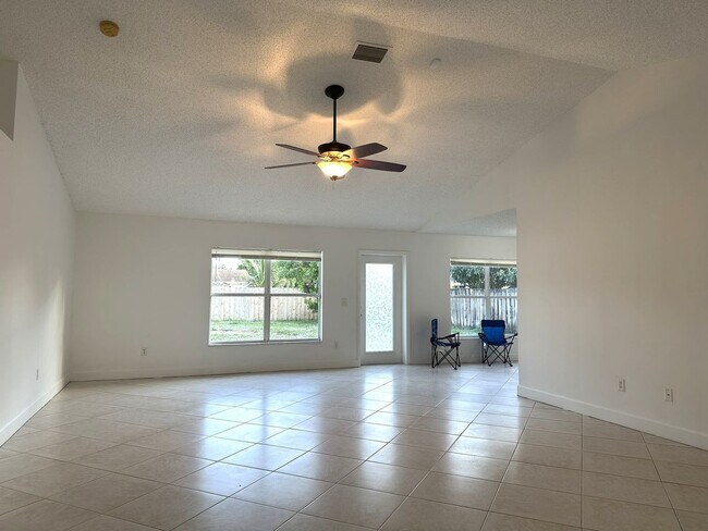 Foto del edificio - OPEN FLOOR LIVING