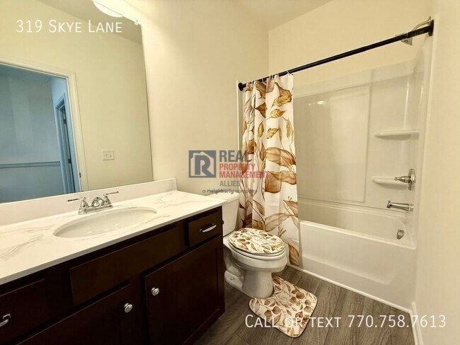 Foto del edificio - 319 Skye Ln
