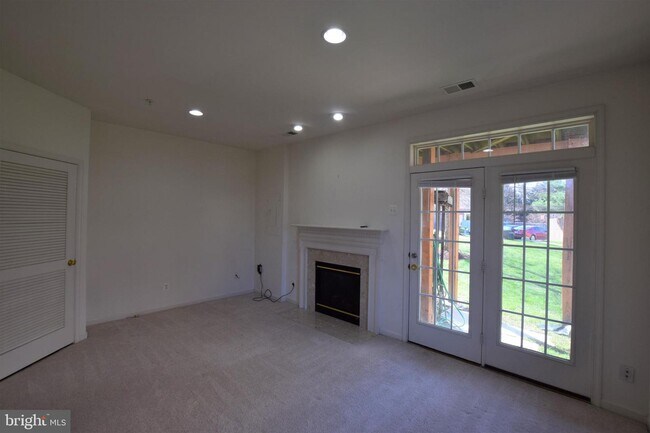 Building Photo - 3567 Ellery Cir