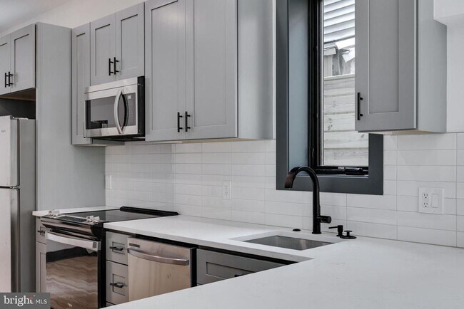 Foto del edificio - 555 N Lawrence St