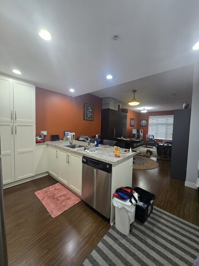 Photo du bâtiment - 15428 31st Ave