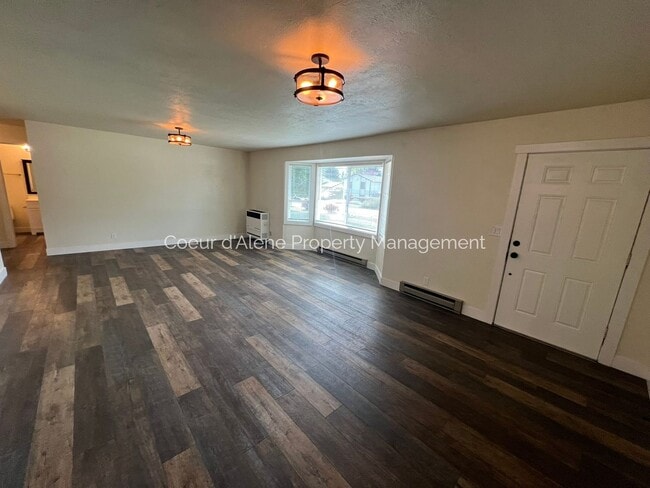 Building Photo - 10230 N Hillview Dr