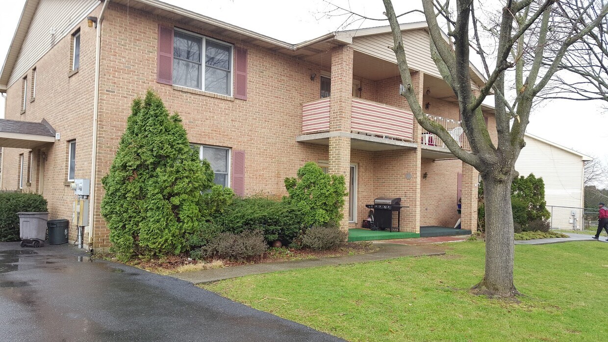 23 Rosemont Ct Unit 23 B, Easton, PA 18045 Apartments in Easton, PA
