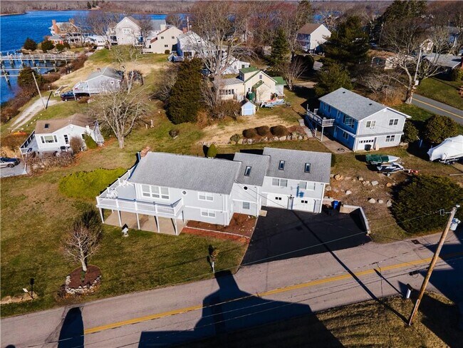 Building Photo - 58 Cedar Island Rd