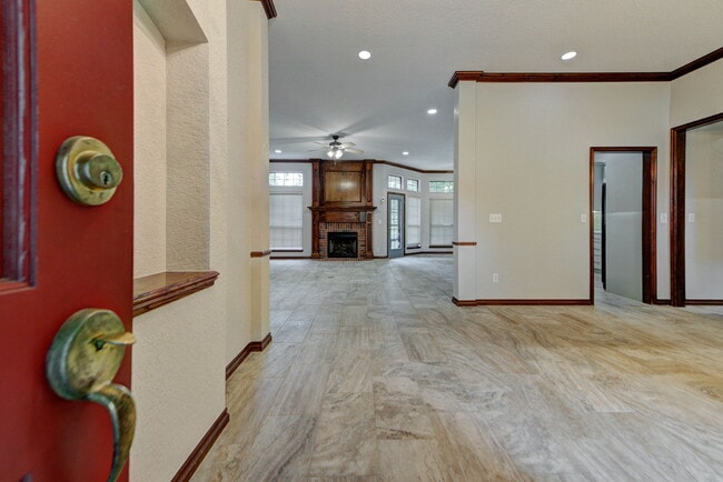 Building Photo - 4808 Baker St