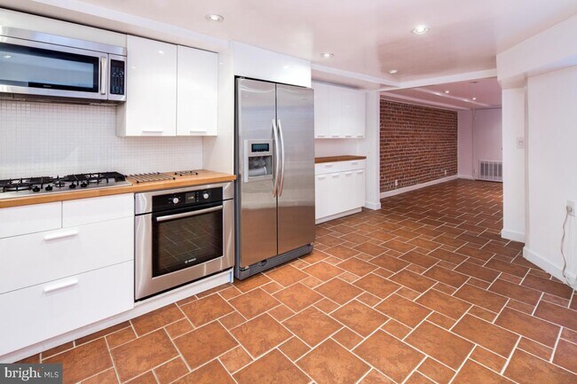 Foto del edificio - 1747 Kilbourne Pl NW