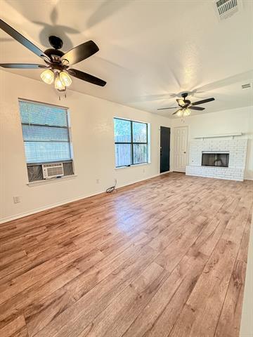Foto del edificio - 300 Gardenview St
