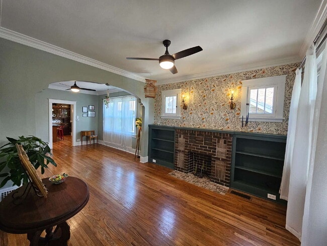 Building Photo - Stylish 3-Bed 2-Bath Home in West Colfax