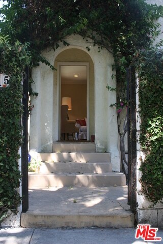 Foto del edificio - 8715 Sherwood Dr