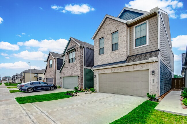 Building Photo - 7826 Starfish Arbor Dr