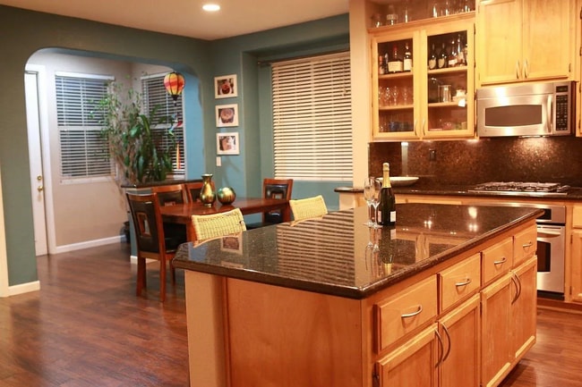 Building Photo - 1874 Acari Ave