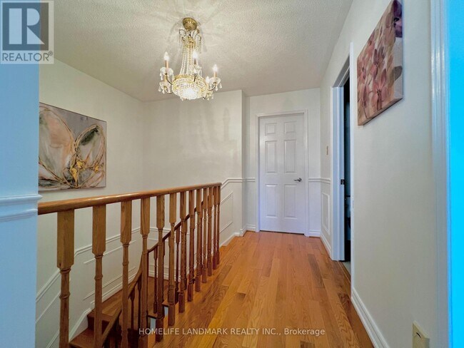 Building Photo - 654 Dinsmore Ct