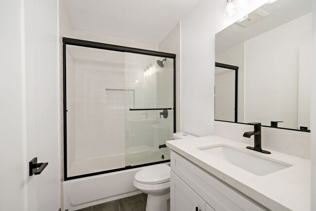 Foto del edificio - 4723 Albury Ave