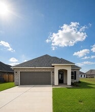 Building Photo - 213 Paisley Ln