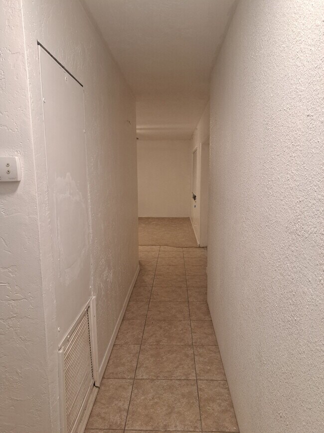 Foto del edificio - 4926 David Ave