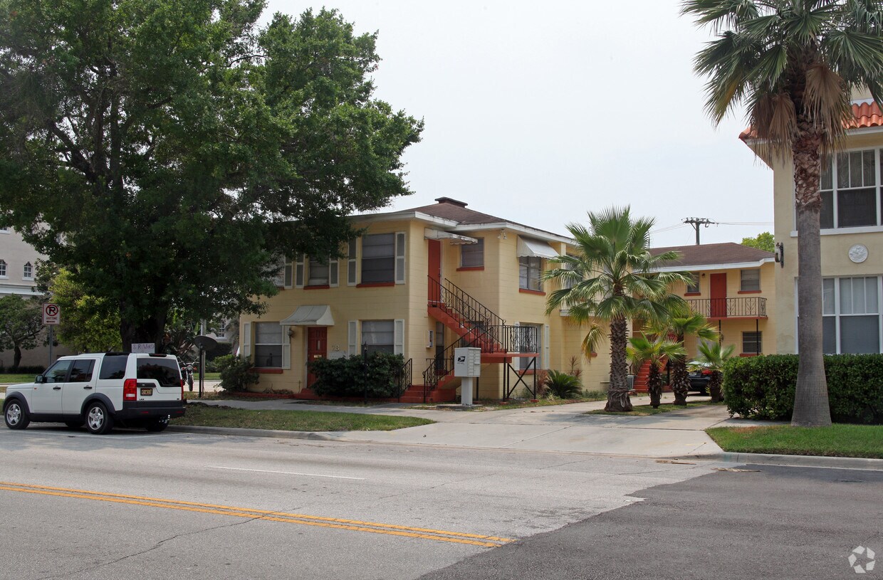 Foto del edificio - 78 Davis Blvd