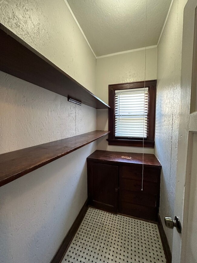 Building Photo - 2474-A N Fratney St