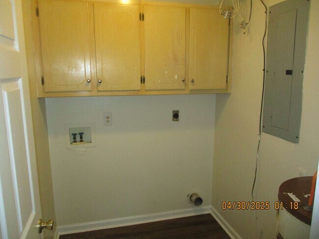Foto del edificio - 227 Fire Tower Rd
