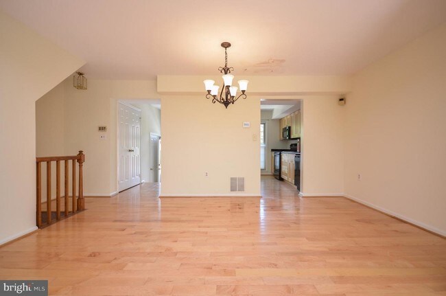 Building Photo - 5508 Englishman Pl