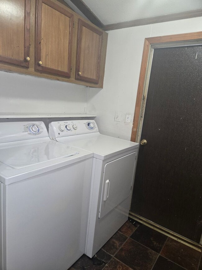 Building Photo - Super Cute 3 Bed 2 Bath Mobile Home!