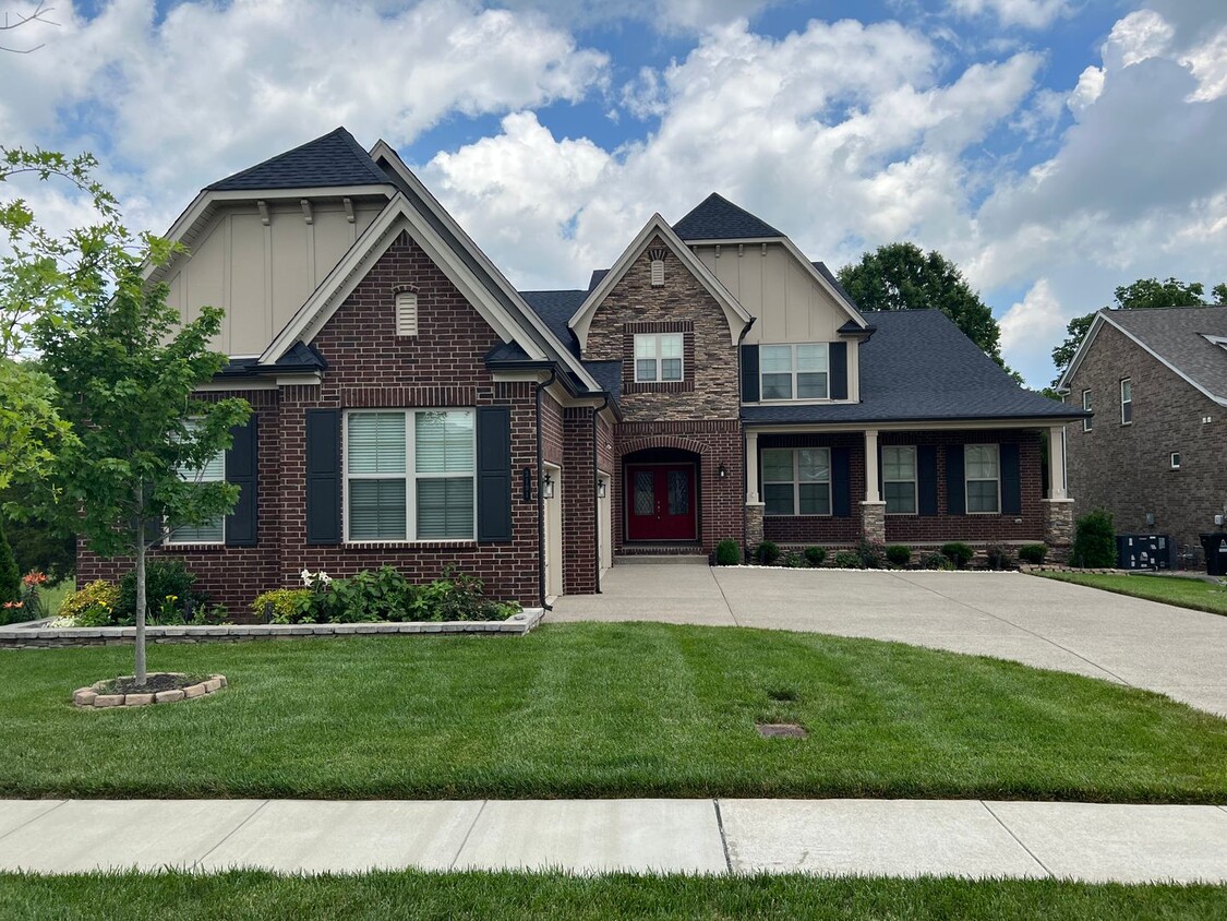 4 Bedroom Home w/ Office and 3 Car Garage - 4 Bedroom Home w/ Office and 3 Car Garage
