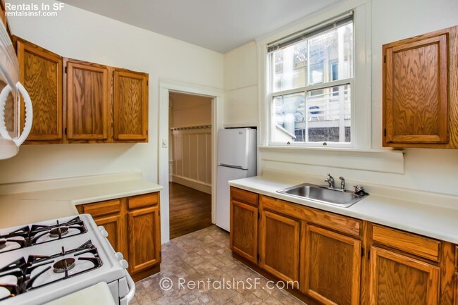 Foto del edificio - Converted 2 Br apartment in Cole Valley!
