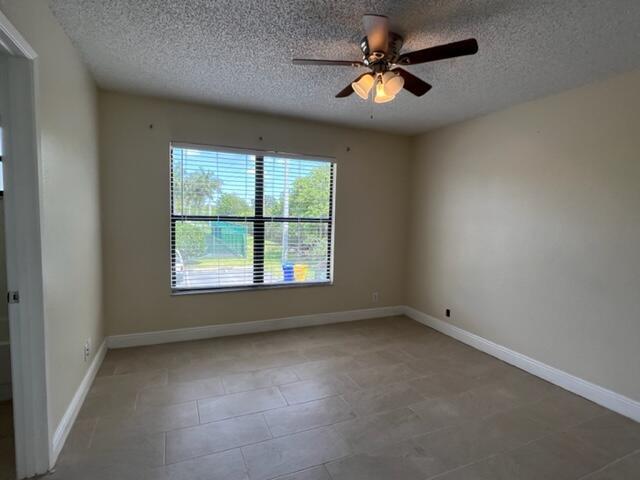 Building Photo - 1440 Lake Crystal Dr