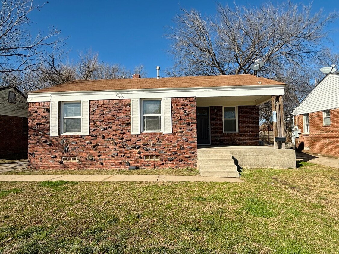Primary Photo - 2 bedroom/1 bathroom Available for Rent (N...