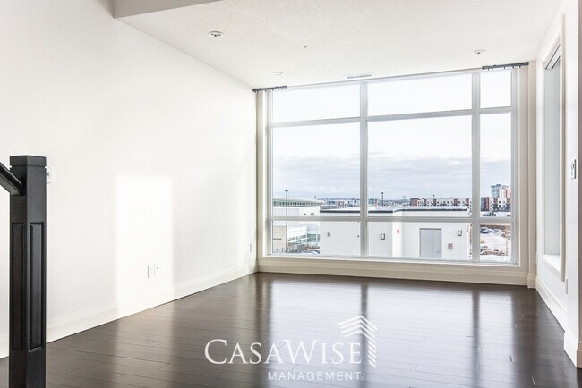Photo du bâtiment - 1350-1350 Windermere Way SW