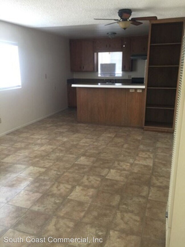 Foto del edificio - 4953-4955 W Point Loma Blvd