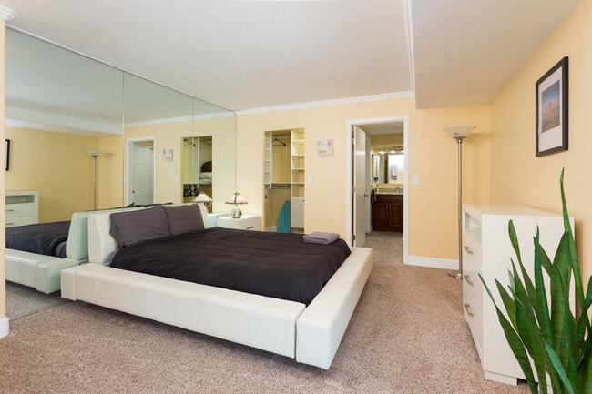 Building Photo - 1777 Larimer St