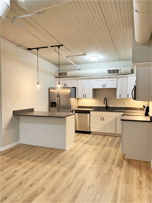 Building Photo - The Lofts at Southworth