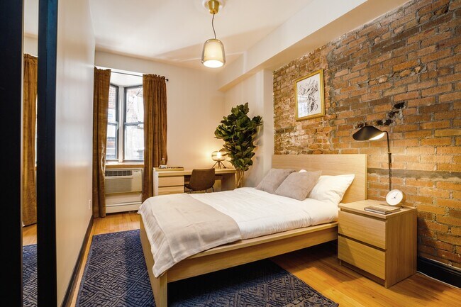 Foto del edificio - 356 W 39th St