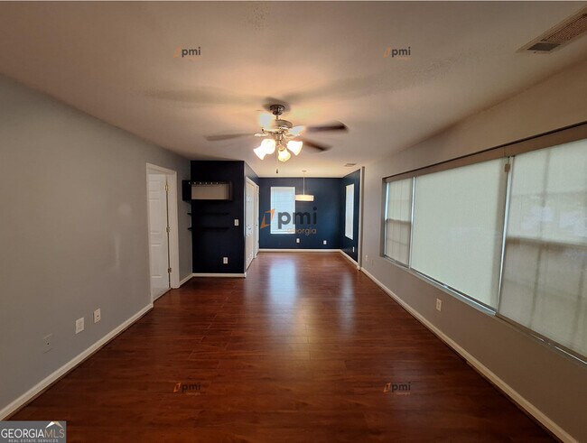Foto del edificio - 1391 Lochland Rd SE