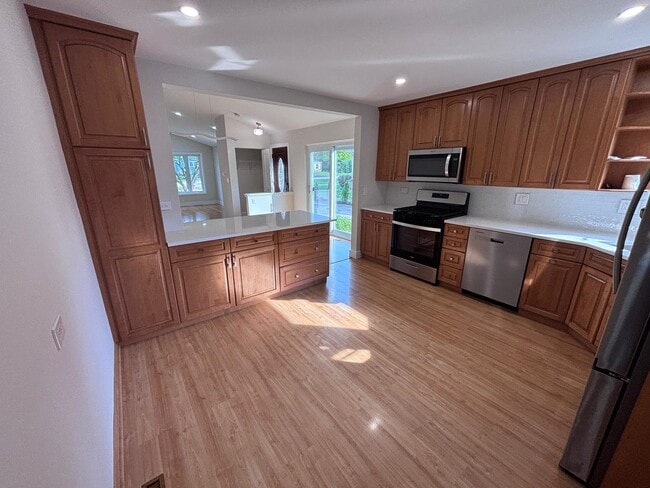 Foto del edificio - 532 Warren Rd