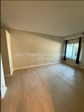 Building Photo - 37050 Meadowbrook Common