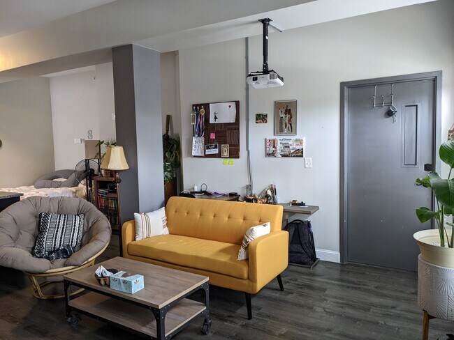 Foto del edificio - 2423 5th Ave
