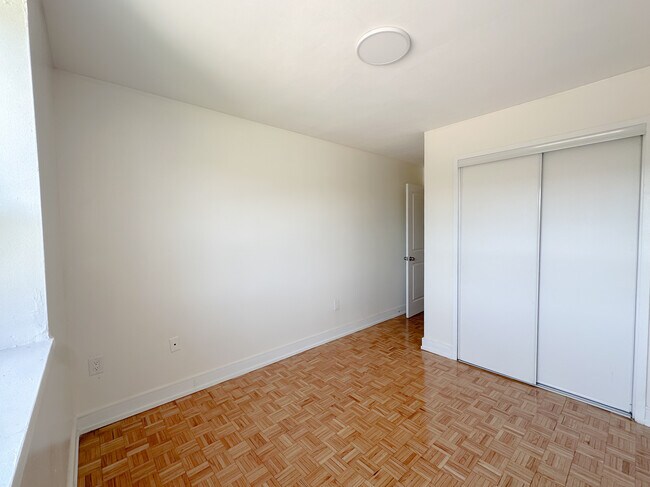 Photo du bâtiment - Westview Apartment