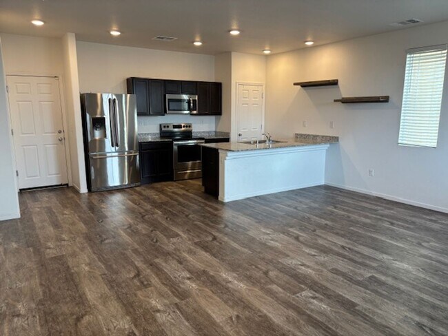 Foto del edificio - Lemmon Valley Townhouse