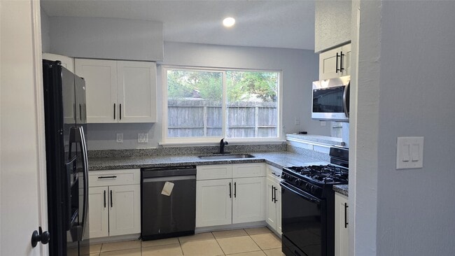 Building Photo - 15135 Beechnut St