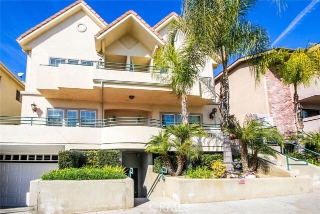 Building Photo - 719 E Providencia Ave