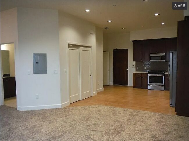 Foto del edificio - 223 N Irwin St