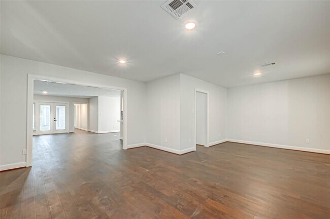 Building Photo - 10315 Metronome Dr