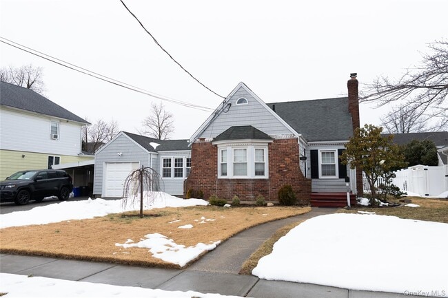 Building Photo - 2454 Columbus Ave