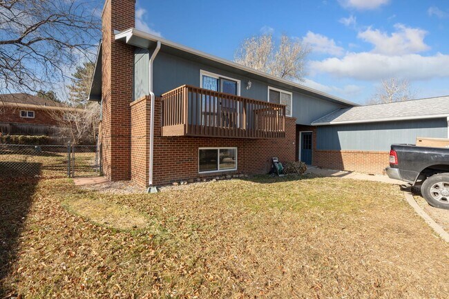 Photo - 2515-2519 Taft Ave Apartment