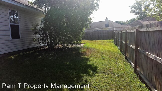 Building Photo - 3 br, 2 bath House - 15 Escapade Lane
