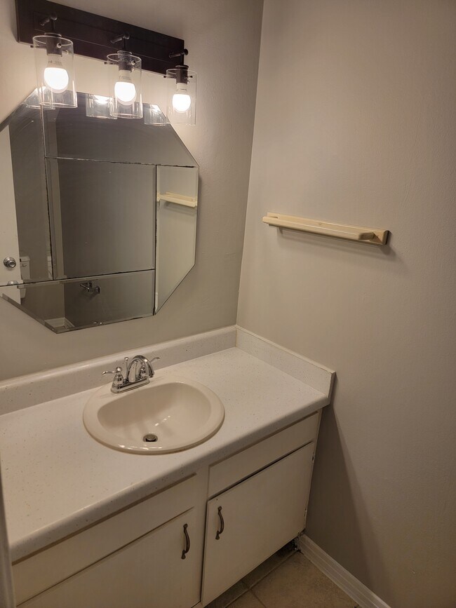 Building Photo - 6240 Lanier Dr